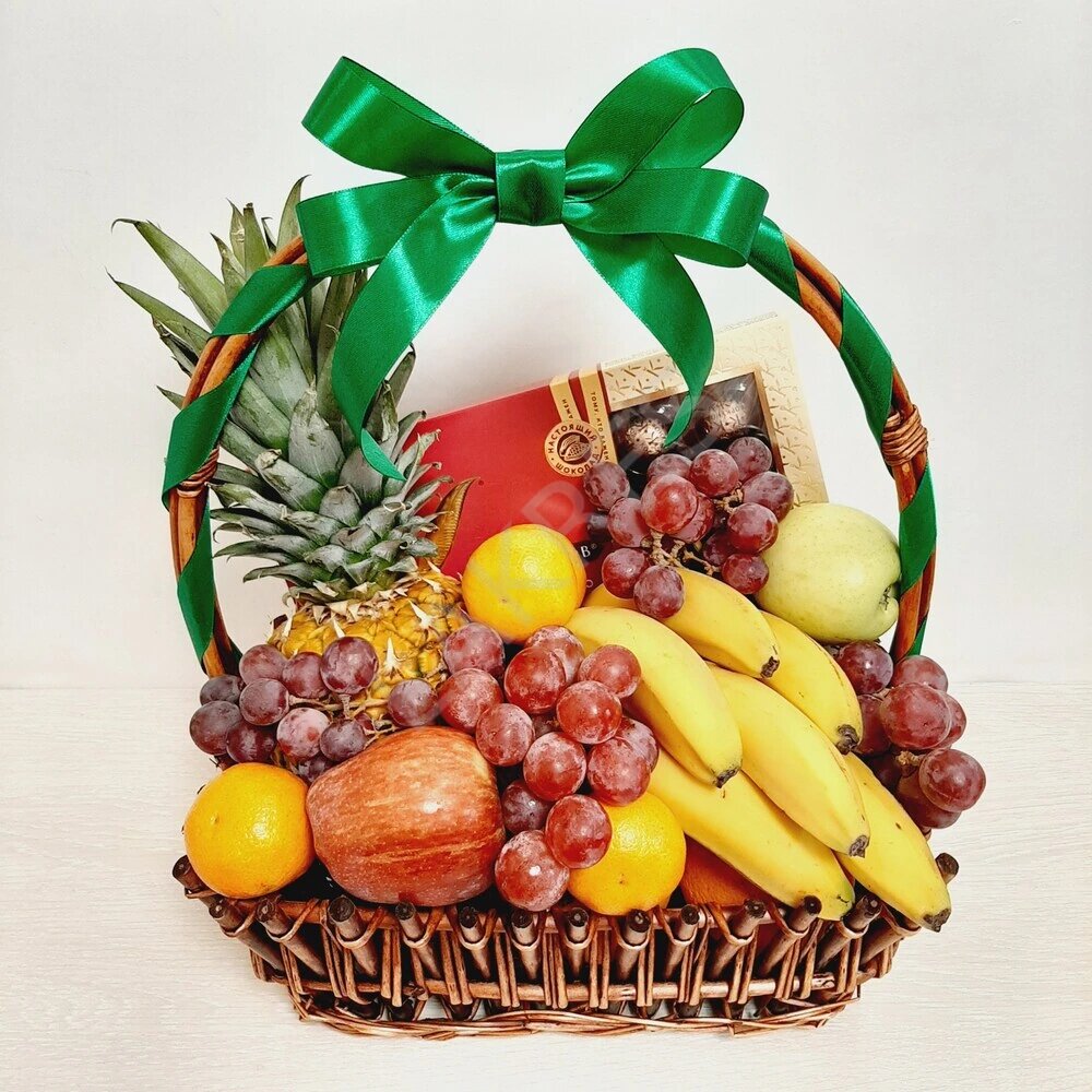 Подарочная корзина LAKRES "Плетёнка с фруктами" общий вес 5 кг