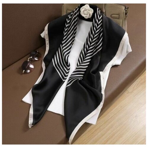 фото Платок "квадрат" черный нет бренда