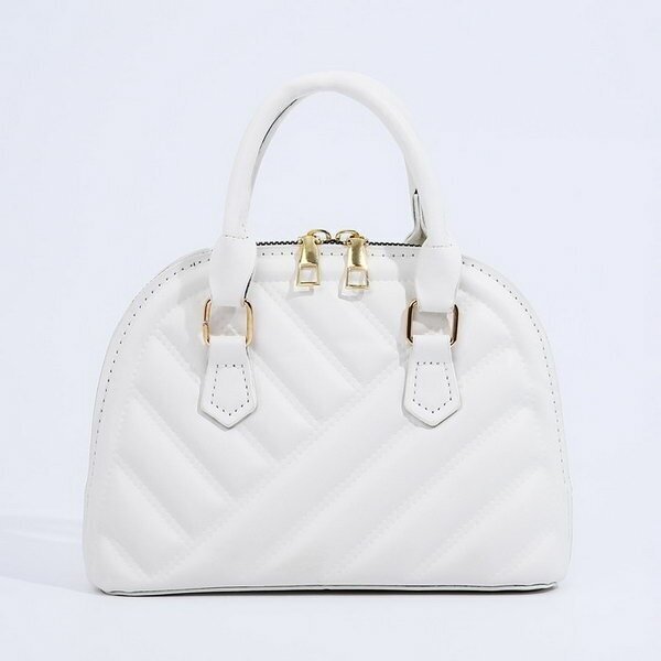 фото Сумка-клатч на клапане, цвет белый