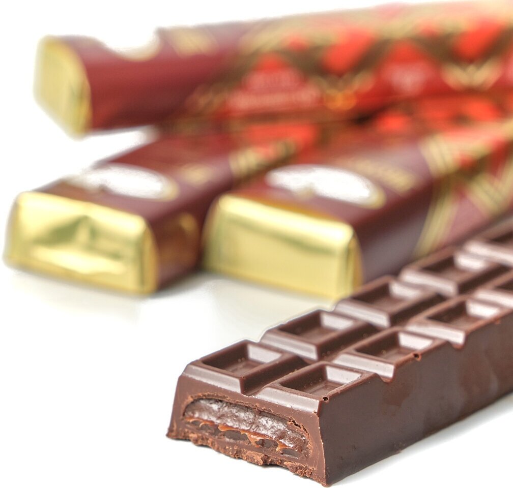 Шоколадный батончик с шоколадной начинкой ТМ Фабрика имени Крупской 20 шт по 50 г - фотография № 1