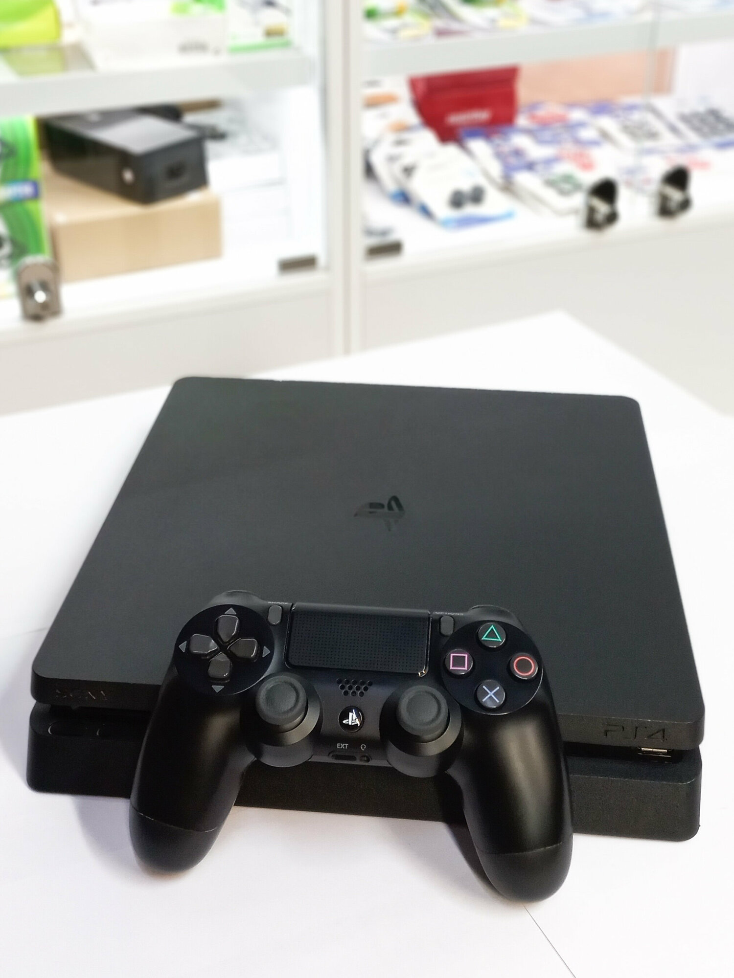 Игровая приставка Sony PlayStation 4 Slim на 1 Tb, черный