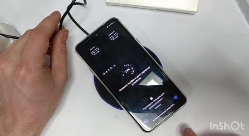 Беспроводная быстрая зарядка 15W беспроводное зарядное подставка Wireless Charge Белая — фото 1
