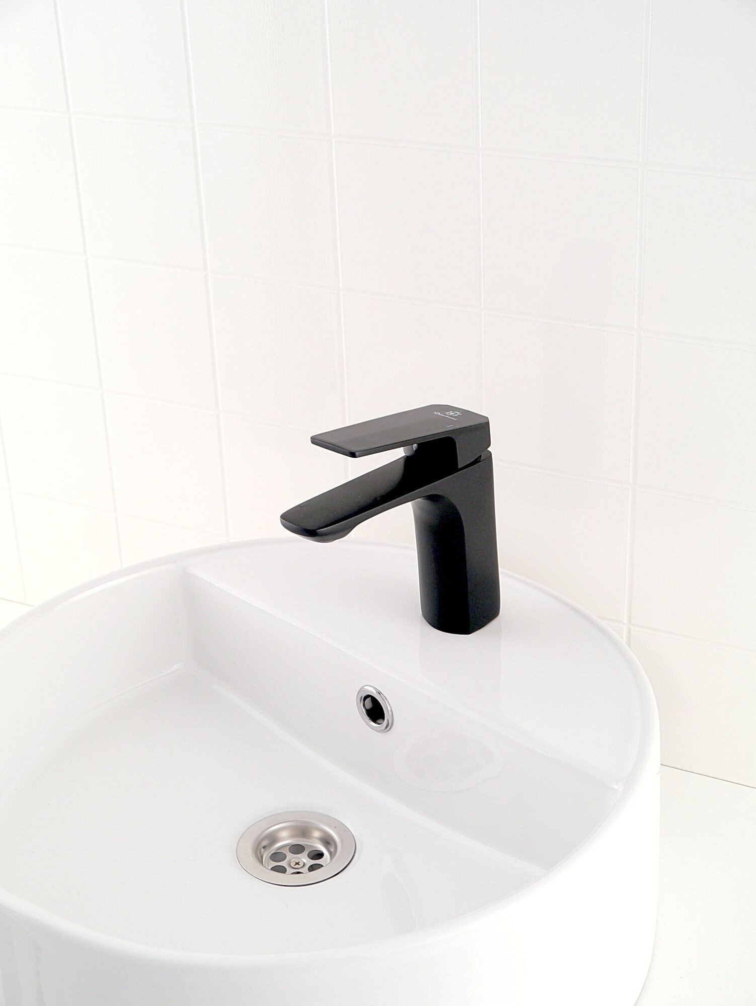 Смеситель Diadonna, однорычажный, для раковины, черный, матовый — фото 1