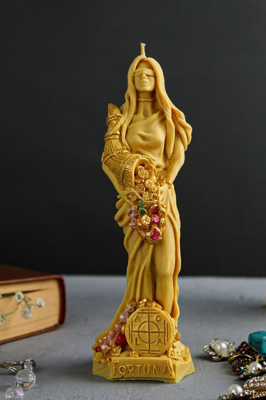 Свеча фигурная богиня Фортуна из пчелиного воска, алтарная, ритуальная