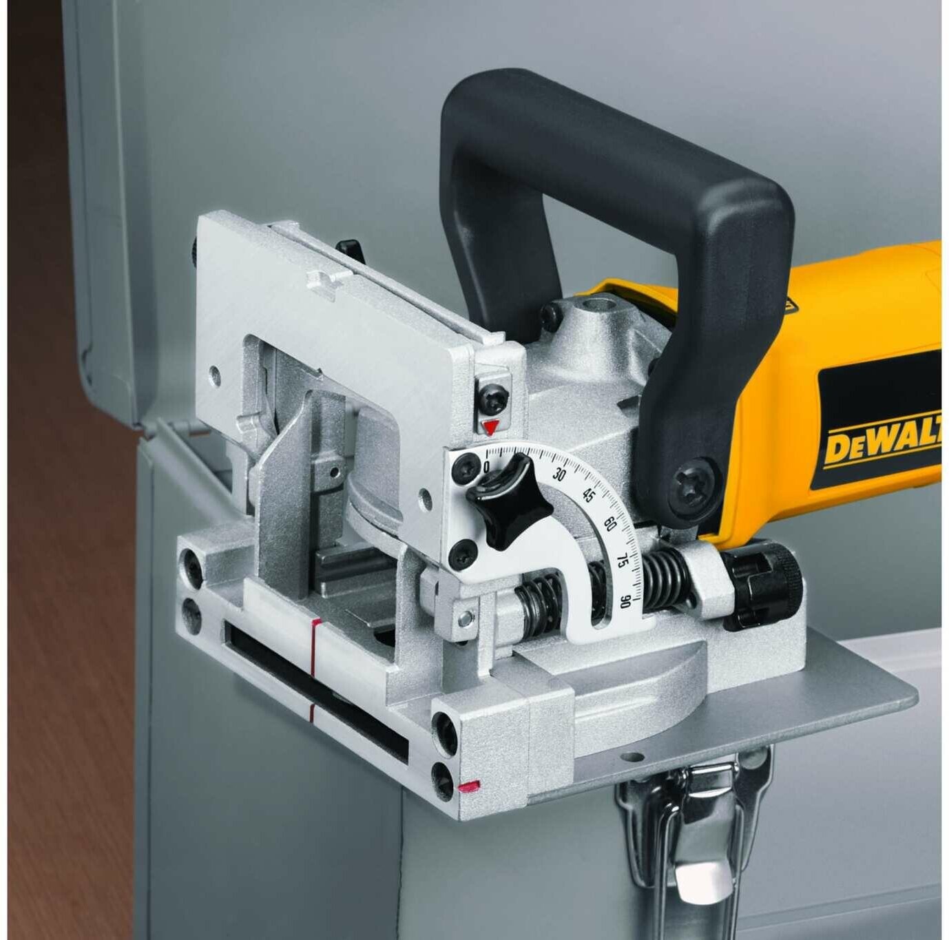 Фрезер DeWalt DW682K - фото №13