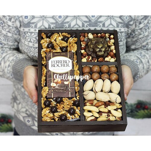 Подарочный набор с шоколадом и орехами #503 / подарочный бокс с орехами / съедобный подарок мужчине / оригинальный подарок мужчине на день рождения