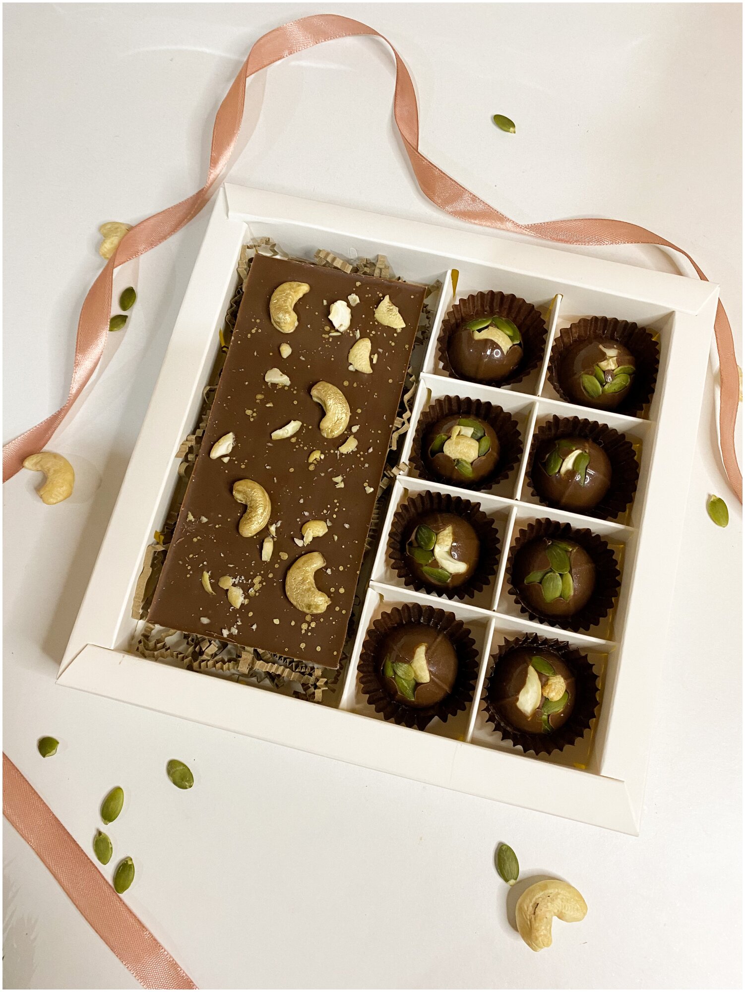 Бельгийский молочный шоколад с кешью, шоколадные конфеты с орехом, подарочный набор, KPfoodo - фотография № 3
