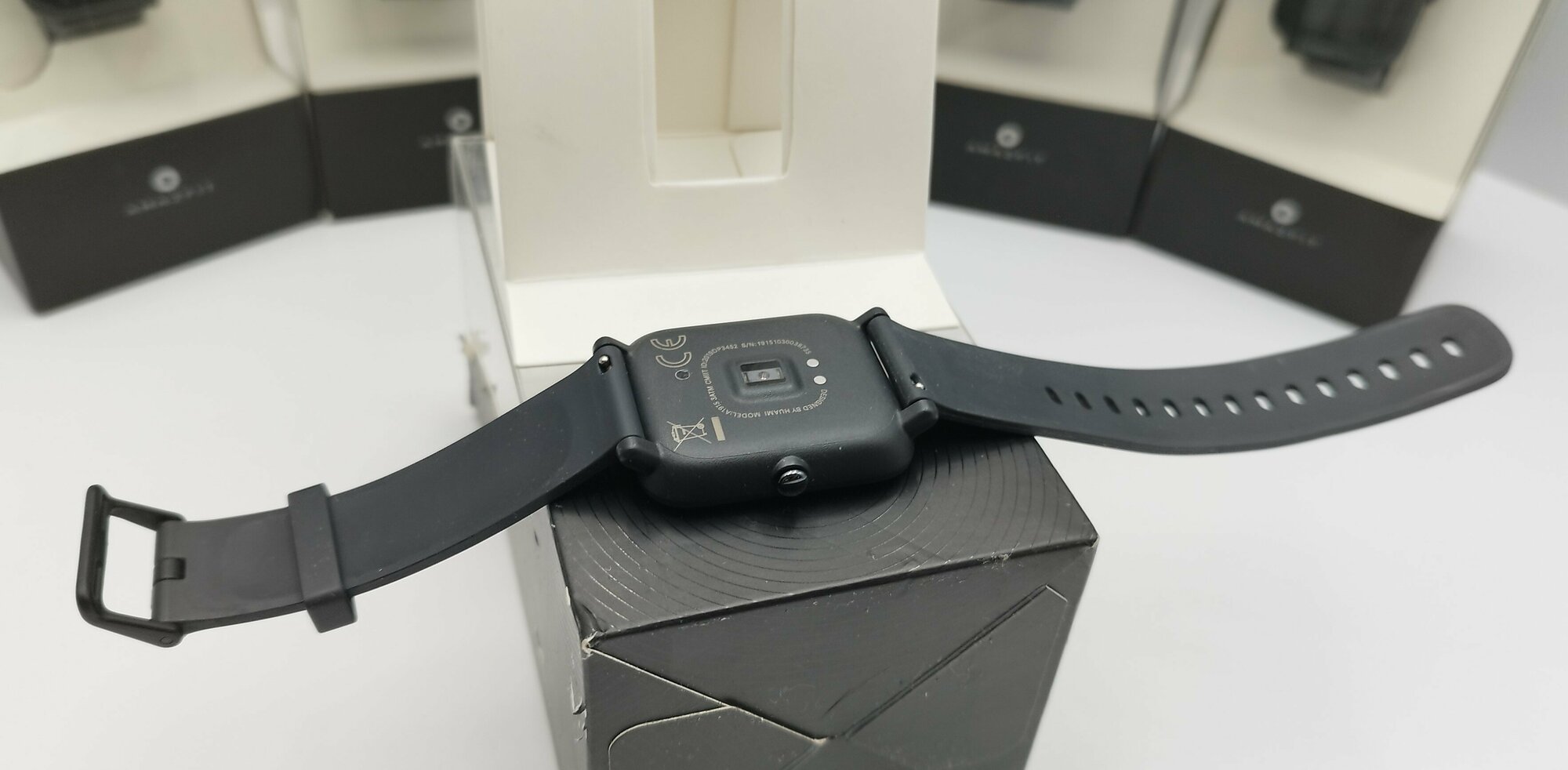 Смарт-часы AMAZFIT Bip Lite, 1.28", черный / черный - фото №10