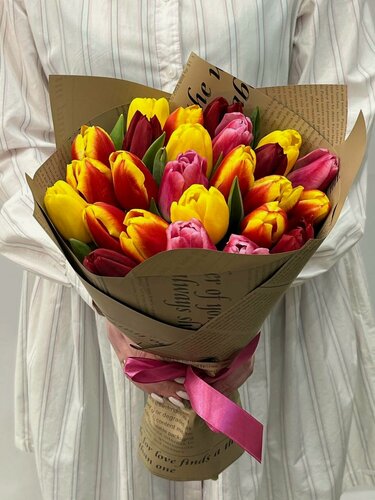 Изображение товара Букет Ромашка FLOWERS «Солнечный микс», 41 цветок, тюльпан, 50 см, 8 марта