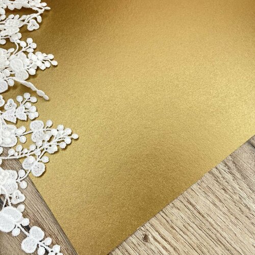 Дизайнерская бумага Shyne цвет темное золото плотность 250 гр размер 3550 см 309₽