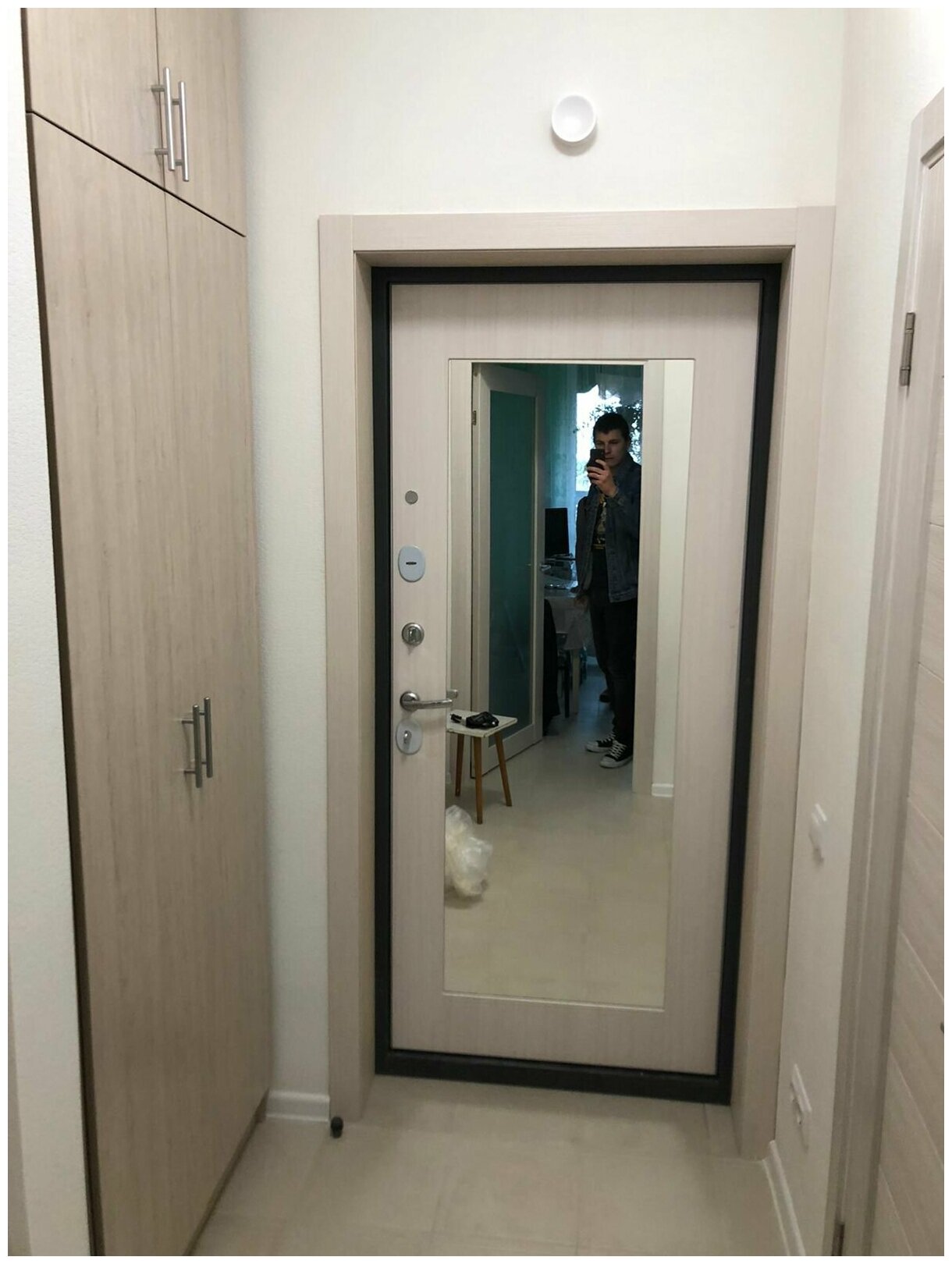 Входная дверь для дома с терморазрывом LAITE c внутренней панелью зеркало максимум, цвет сандал белый, размер по коробке 960х2050, левая - фотография № 4