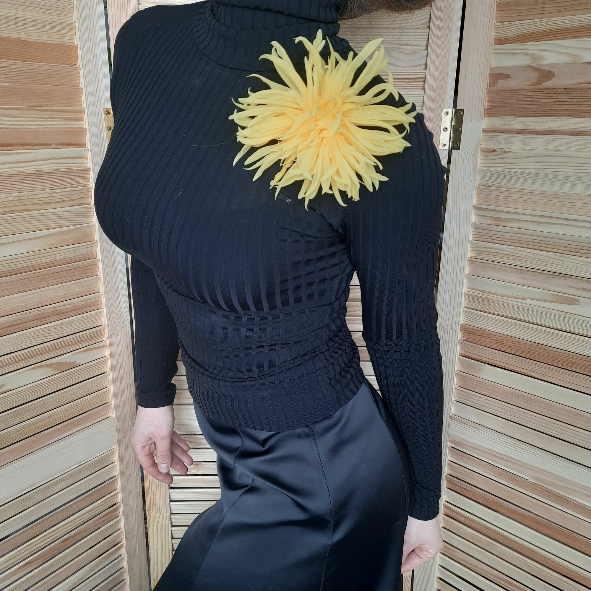 Брошь астра желтая
