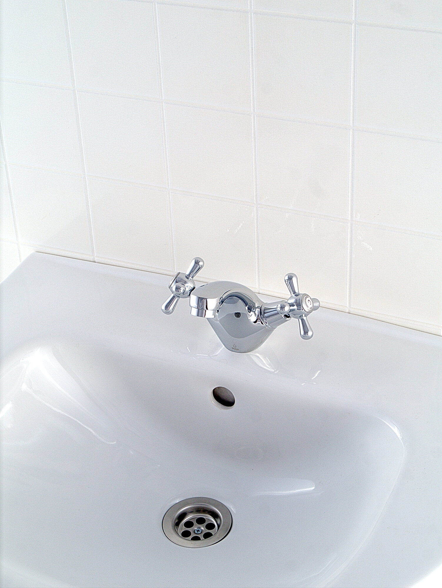 Смеситель Diadonna, латунь, монолитный излив, гибкий подвод, для раковины — фото 1