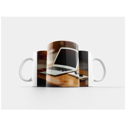 фото Кружка "ноутбук, стол письменный, рабочее пространство" 320 мл lotsprints
