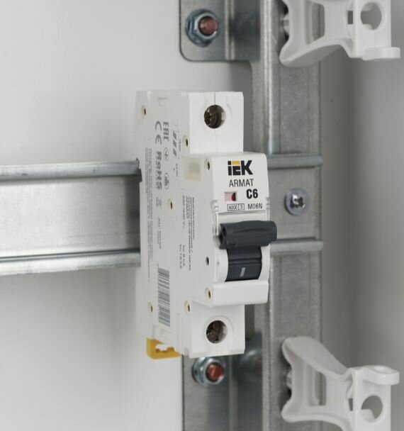 Автоматический выключатель M06N 1P/6А С ARMAT IEK