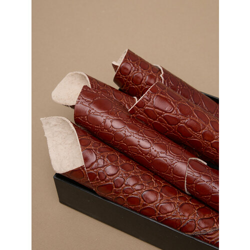 Кожа натуральная для рукоделия и творчества куски Кожкусок лоскут цветной Alliance коричневый красно-коричневый 300 гр 420₽