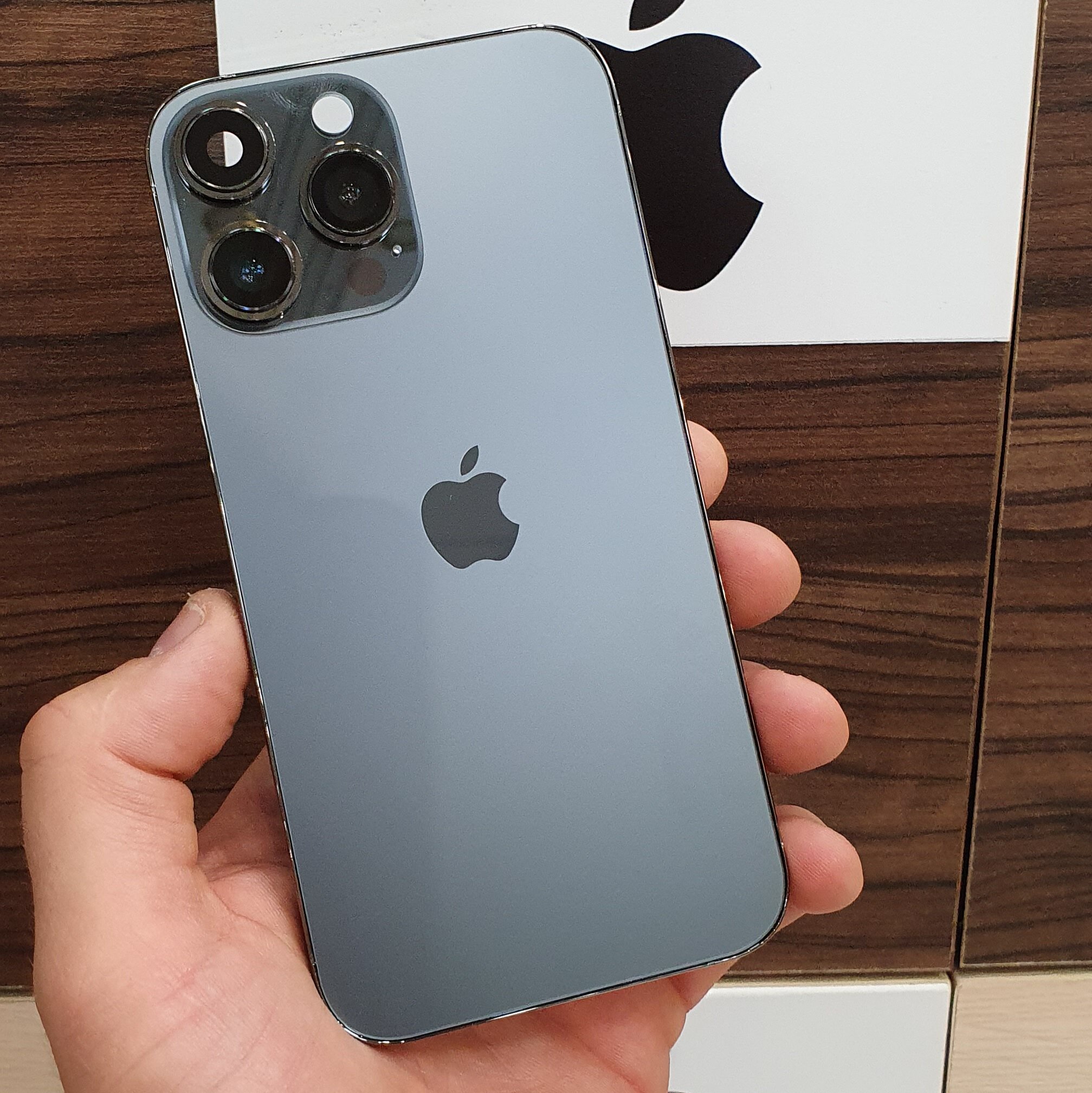 Корпус для iPhone XR в стиле iPhone 13Pro