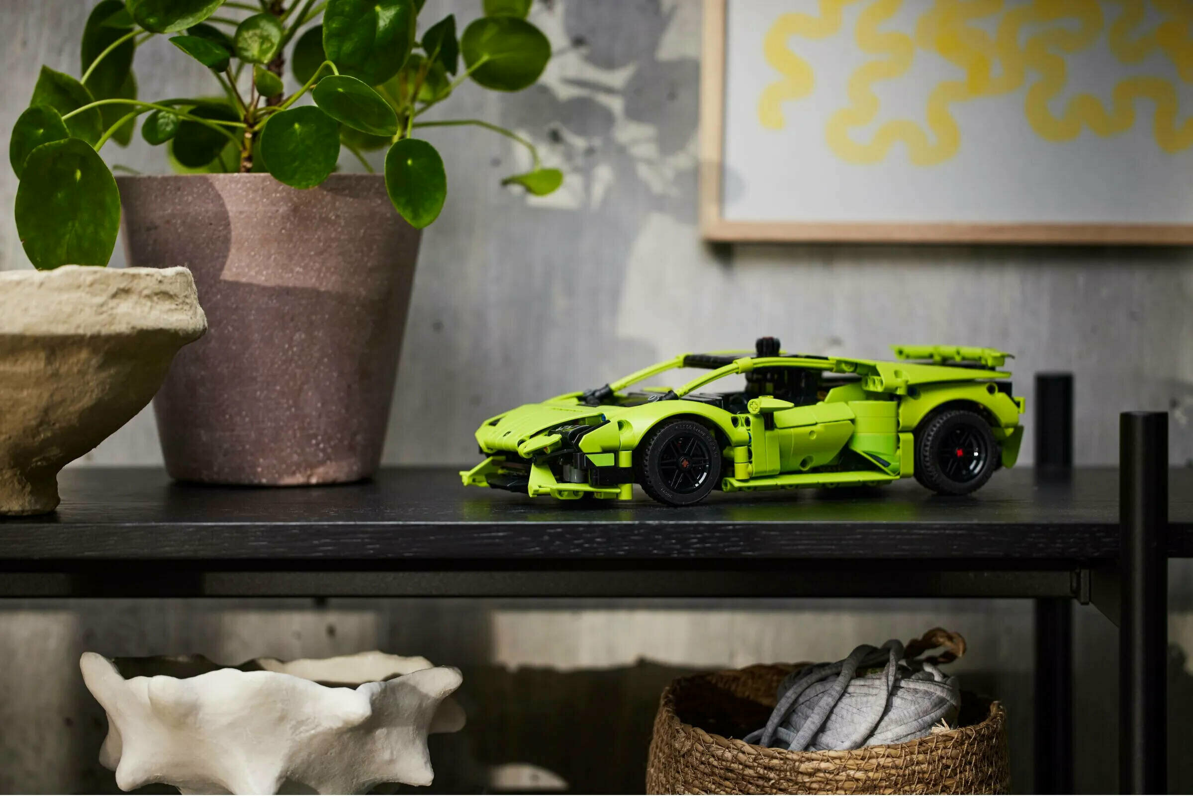 Конструктор LEGO Technic 42161 Автомобиль Lamborghini Huracan Tecnica, 806 дет. — фото 1