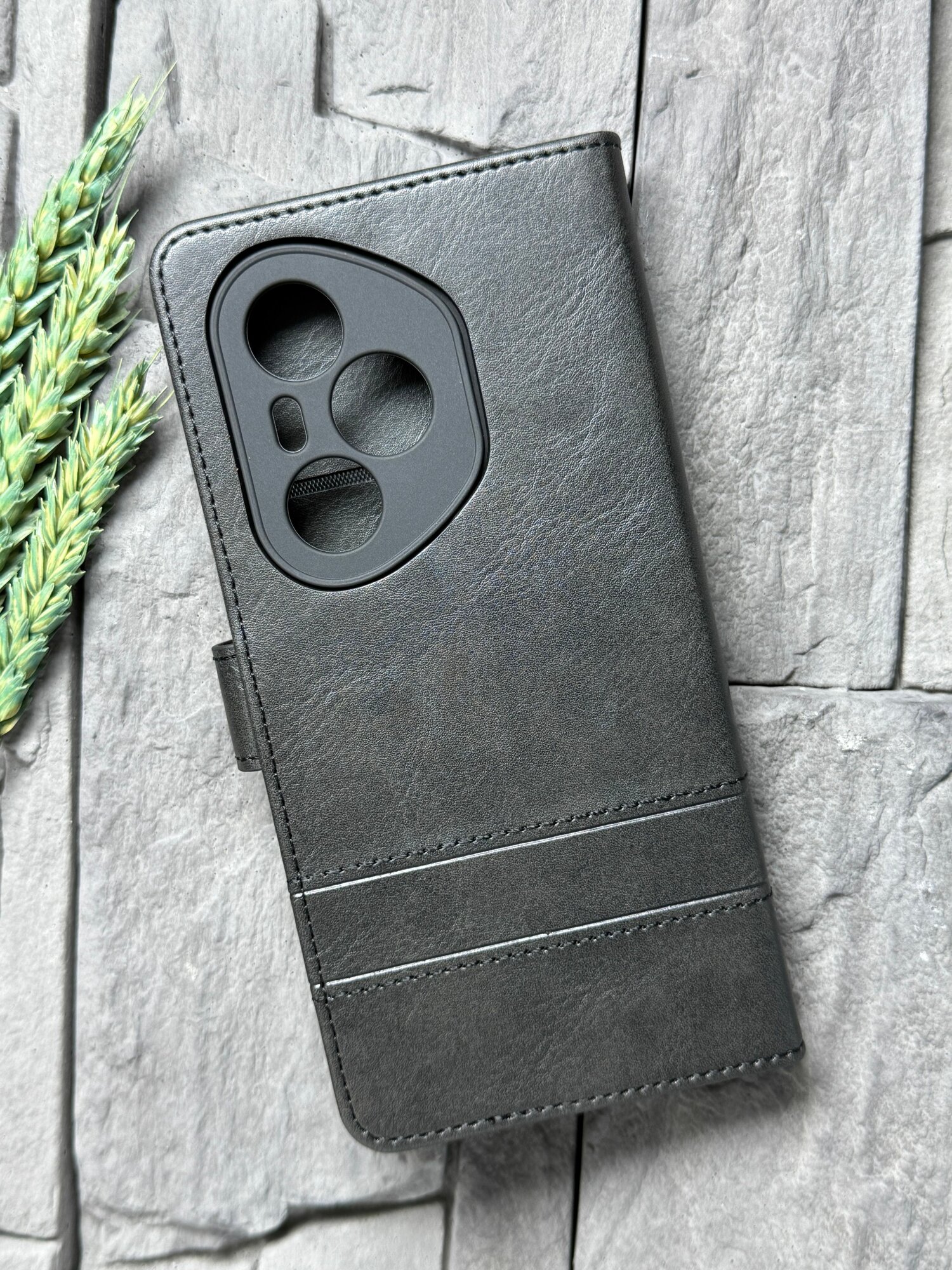 Чехол книжка для Honor 400 Pro c магнитной застежкой / Хонор 400 Про c хлястиком и отделением под карты, с функцией подставки, черный — фото 1