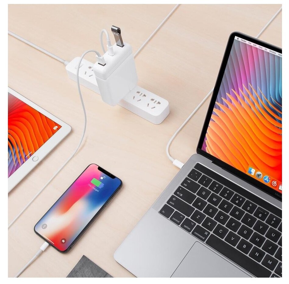 Зарядный адаптер HyperDrive USB-C Hub для Apple 61W USB-C Power Adapter белый (HDH05)