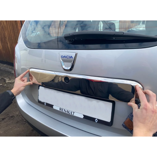 Накладка на планку над номером на Renault Duster 2010-2021