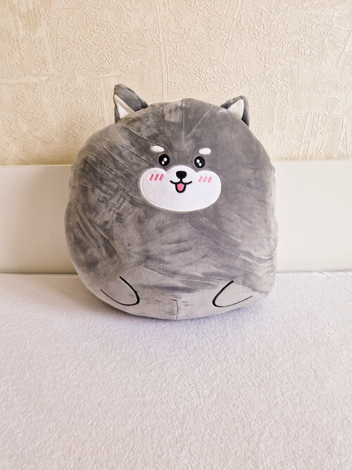 Мягкая игрушка кот-подушка с пледом серый