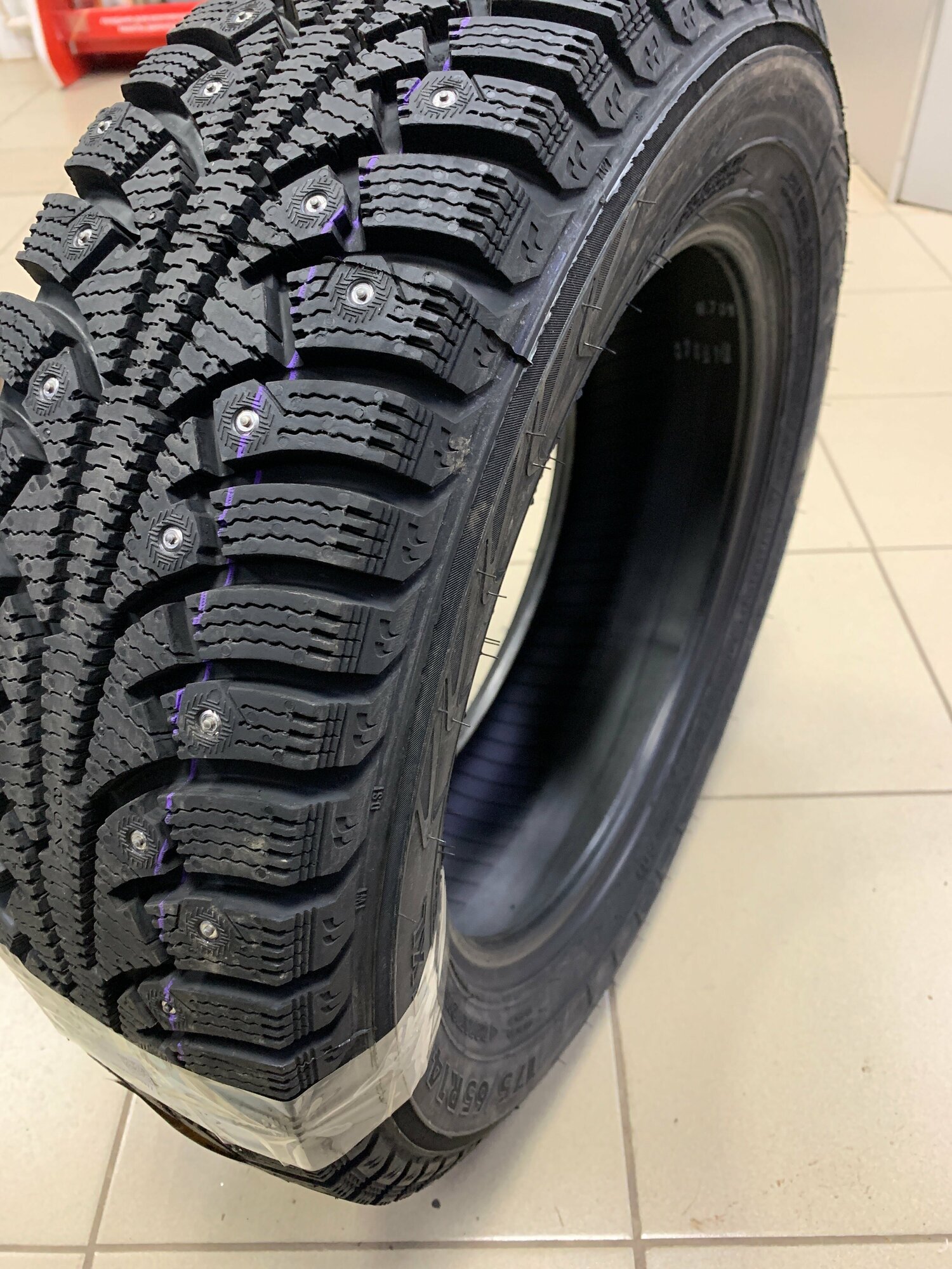 Ikon Tyres Ikon Nordman 5 175/65 R14 86T XL зимняя