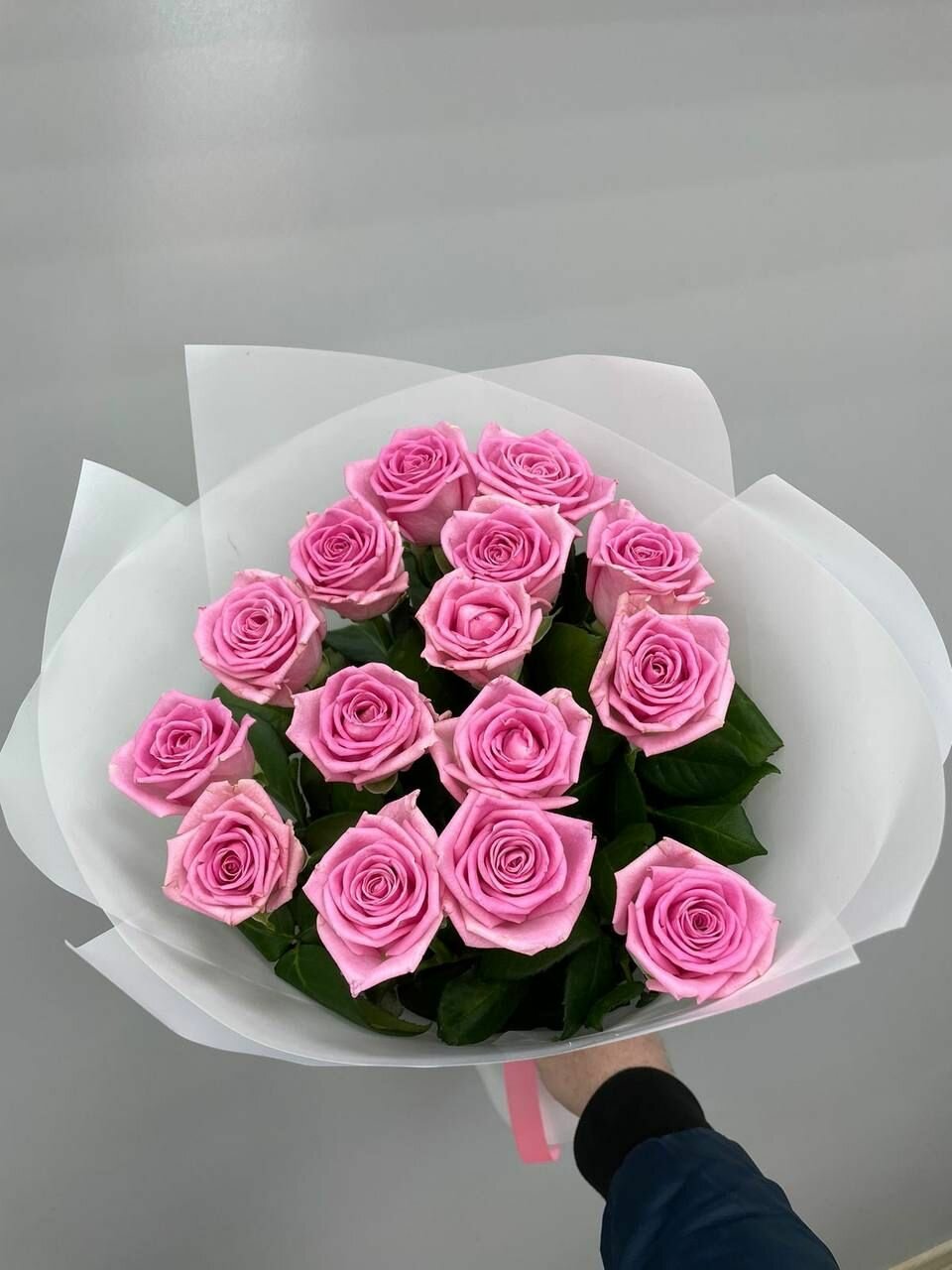 Свежие цветы Букет 15 роз 40см розовый