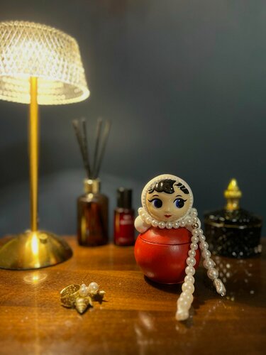 Изображение товара Шкатулка Красная неваляшка в русском стиле с жемчугом