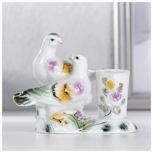 фото Сувенир керамика подставка "две голубки с цветным оперением" 10,3х12,5х5,8 см 5066091 сима-ленд