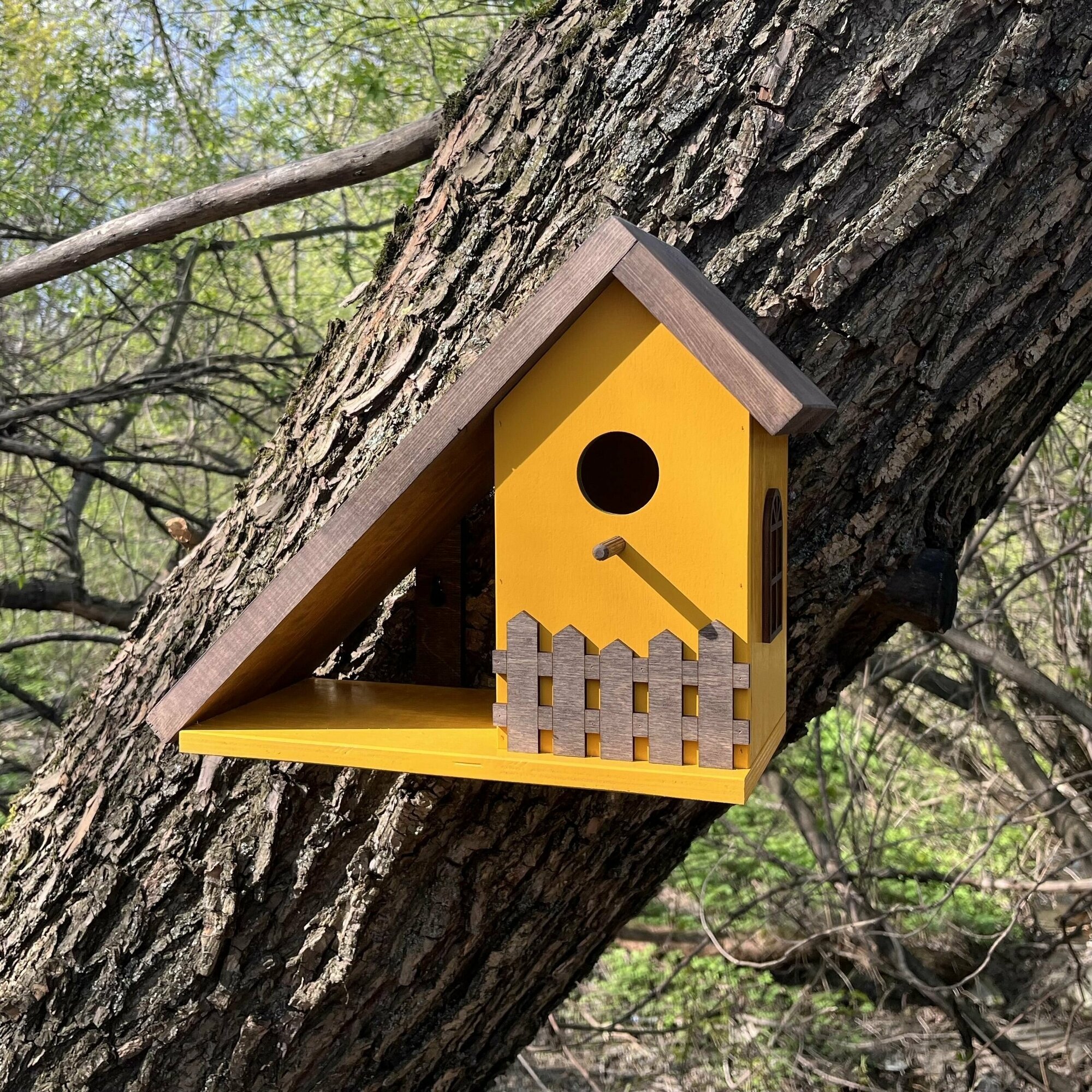 Деревянный скворечник для птиц PinePeak / Кормушка для птиц подвесная для дачи и сада, 270х340х150мм - фотография № 3