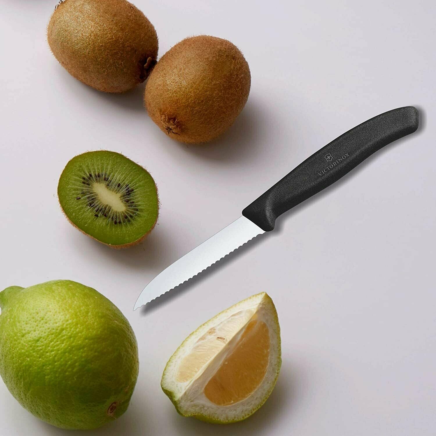 Нож для овощей VICTORINOX Swiss Classic, лезвие 8 см с волнистой заточкой, черный 6.7433 - фотография № 5