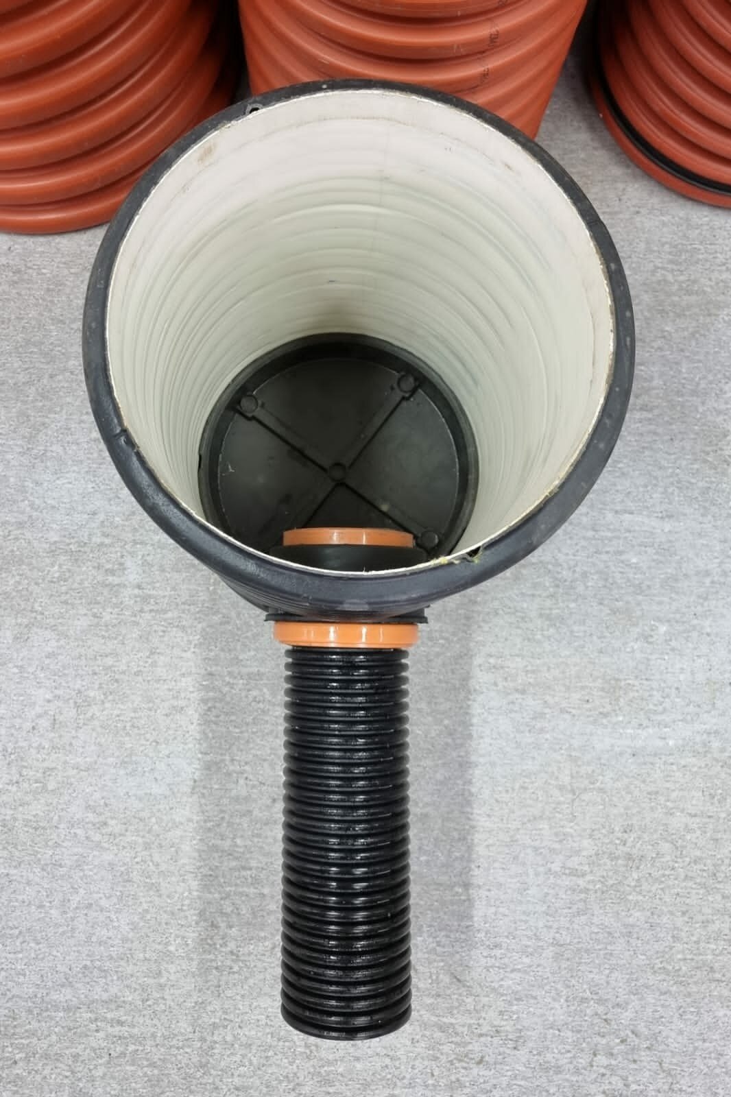 Врезка в колодец для дренажа для труб 110 мм (2 шт) - фотография № 6