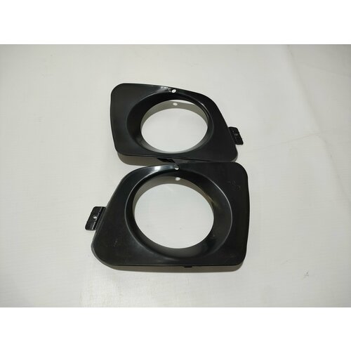 Рамки противотуманных фар (ПТФ) в цвет для Лада Калина