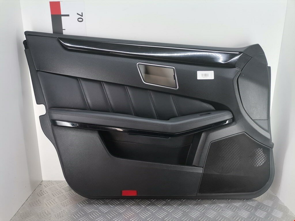 Обшивка (карта) двери передней левой Mercedes E-Class (W212) арт. 1868006