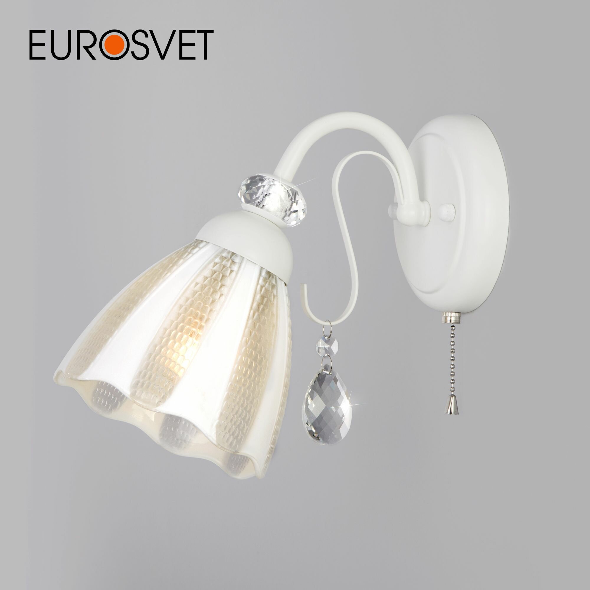 Бра / Настенный светильник со стеклянным плафоном Eurosvet 30155/1 белый