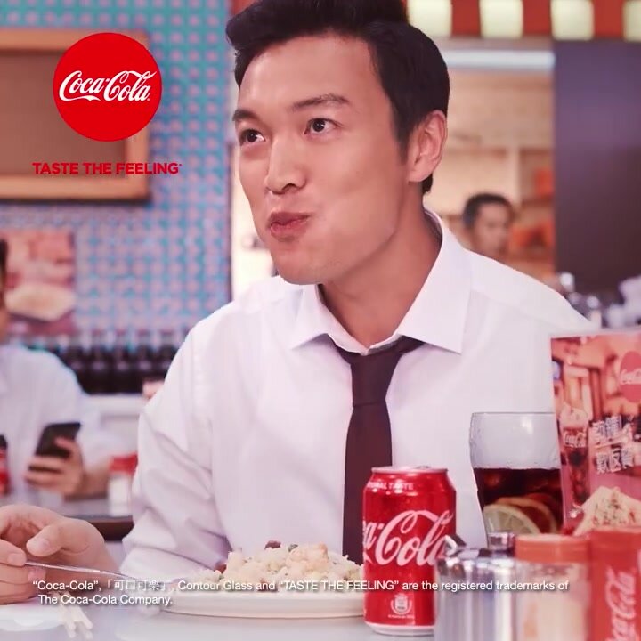 Coca-cola оригинальные напитки газированные 12 шт. х 300 мл. — фото 1