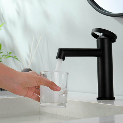 Смеситель для раковины с двумя съёмными ручками Ganzer GZ19111-S матовое золото