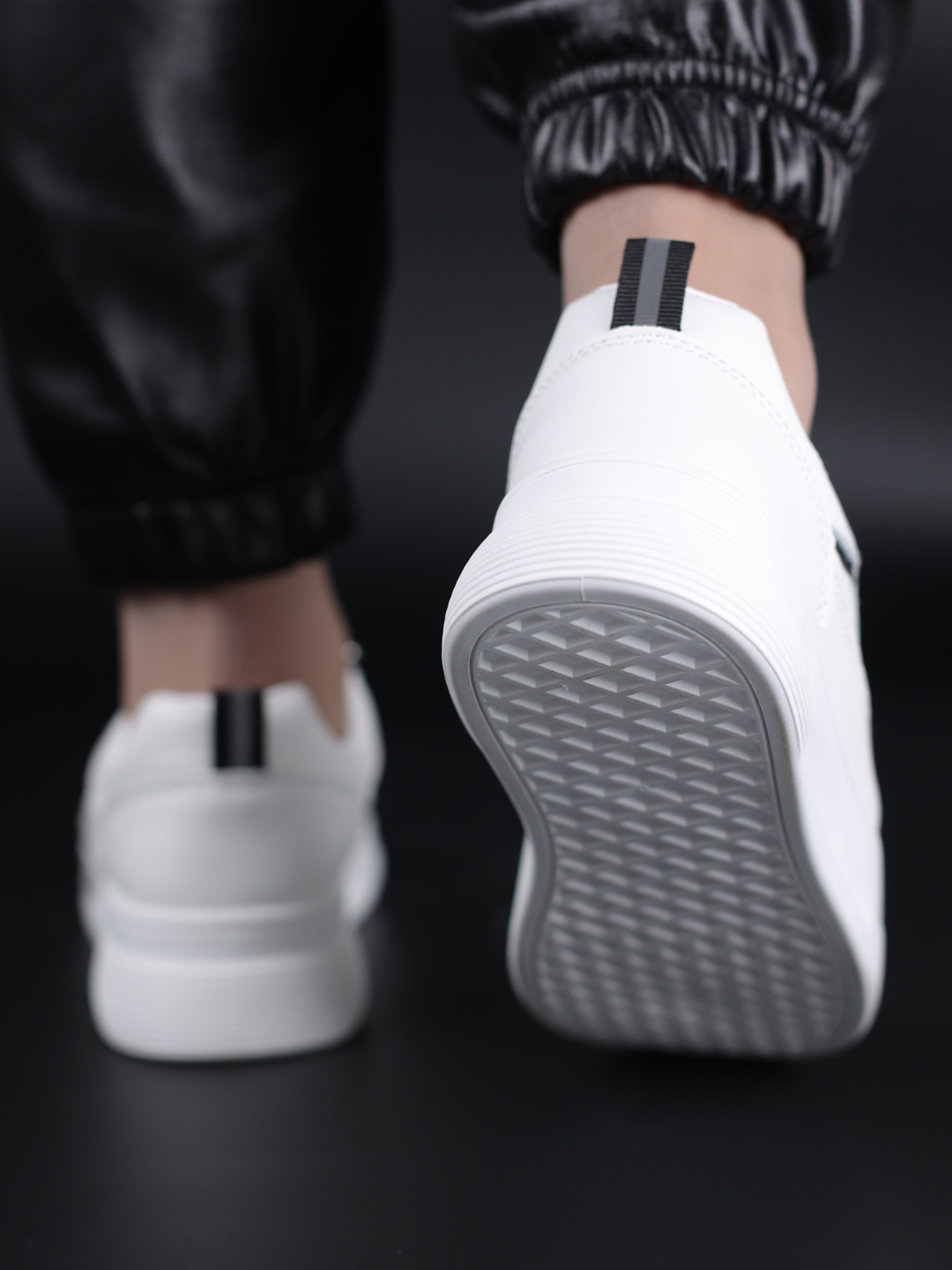 Кроссовки , полнота 7 (RU)/ на среднюю и широкую стопу, размер 36, белыйй — фото 1