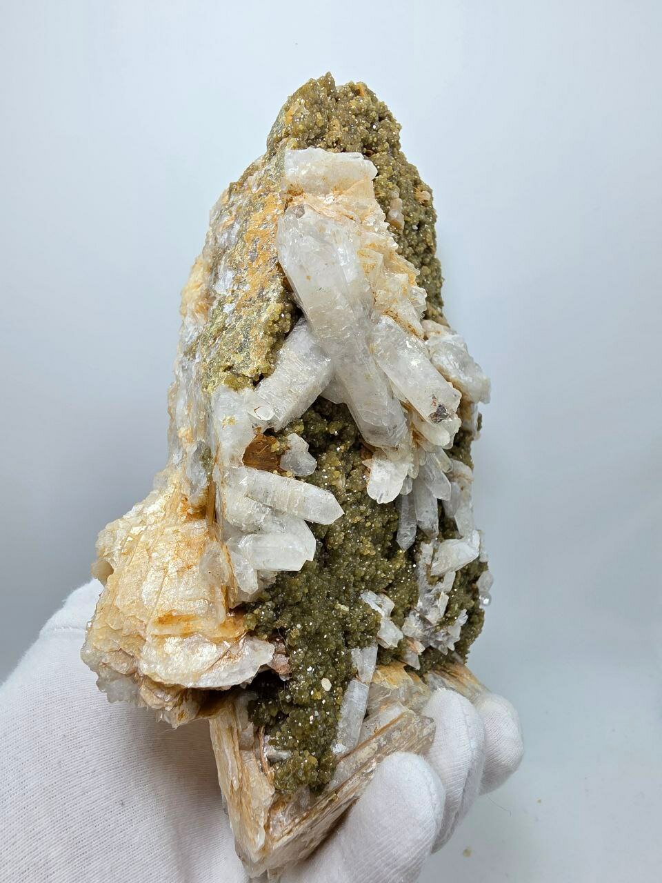 Гранат андрадит 195 мм, 2275 г. — фото 1