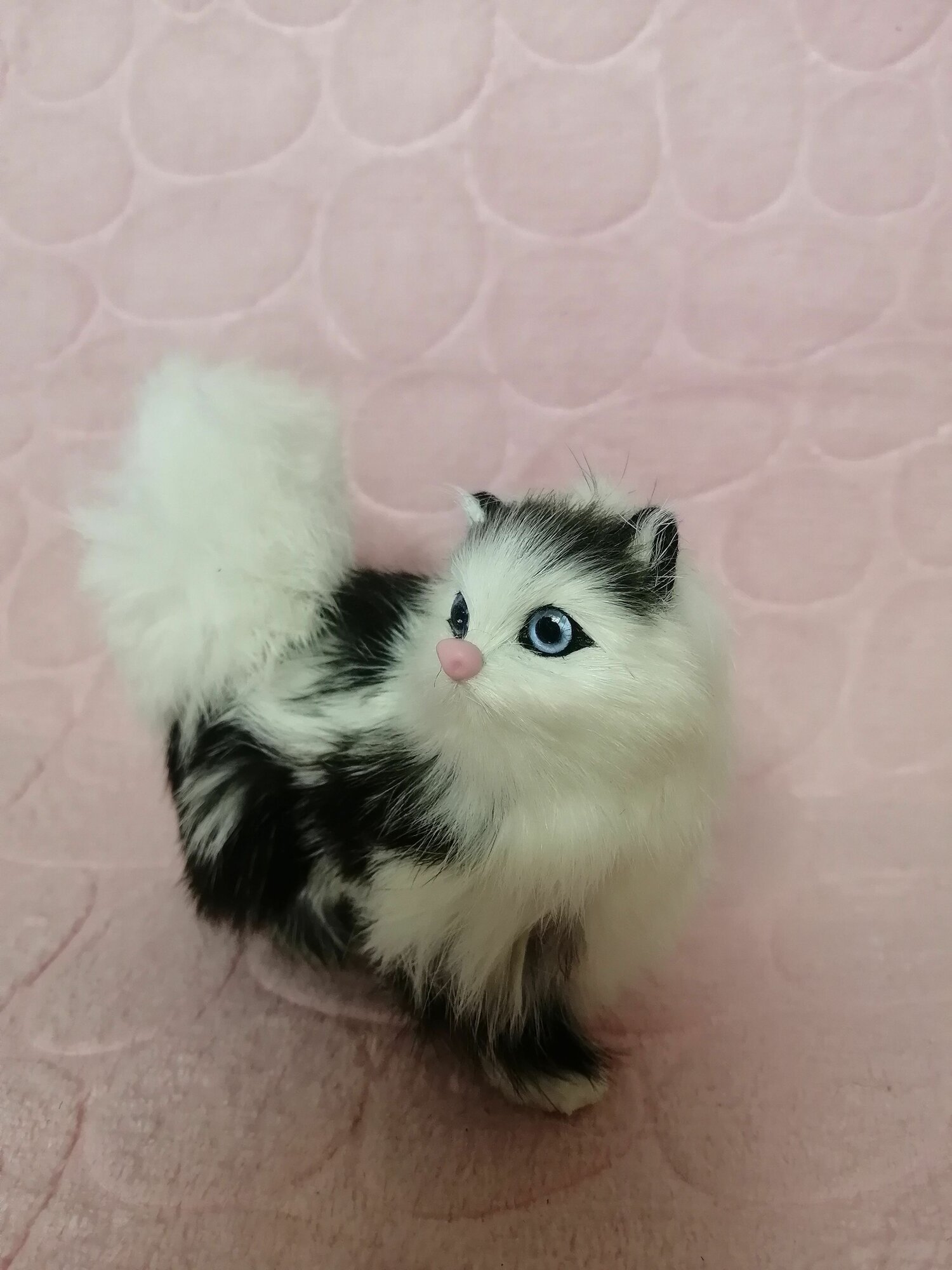 Мягкая игрушка "Котёнок", натуральный мех, высота 11см, белый/чёрный, для детей 3-5 лет