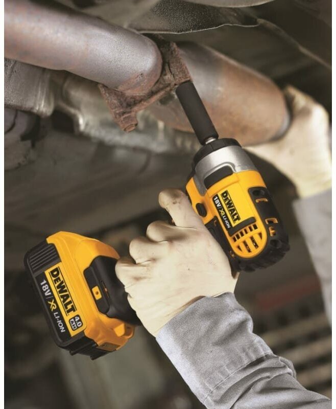 Аккумуляторный гайковерт DEWALT DCF 880 M2 - фотография № 7