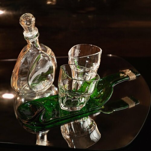 Подарочный набор - Два бокала для виски (гр.), блюдо (менажница) из зеленой винной бутылки, плоский графин серии Хмельное стекло