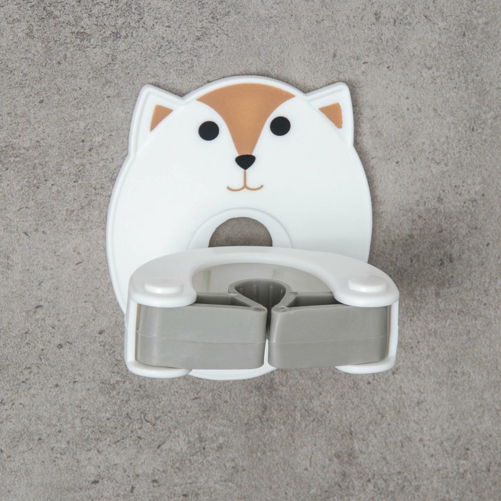 фото Держатель для уборочного инвентаря "Лиса" на липучке 9х7.5х5.5 см 5635538