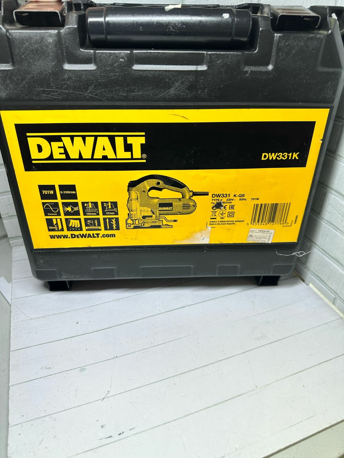 Электролобзик DeWALT DW331K, 701 Вт черный/желтый