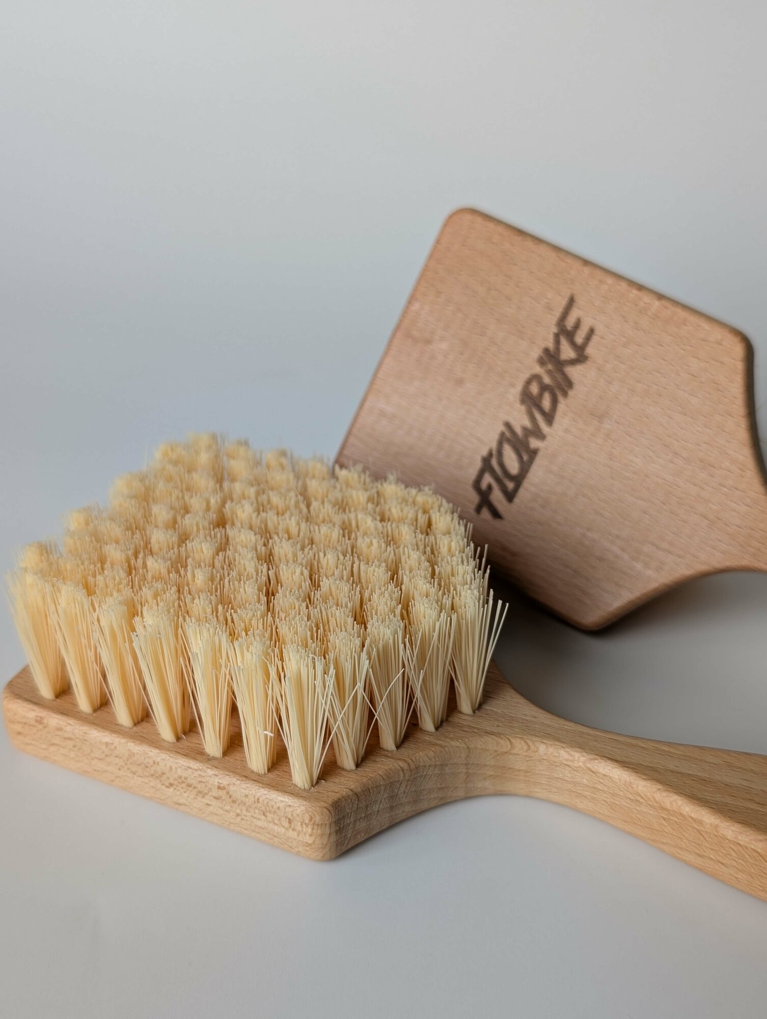 Щетка для покрышек велосипеда FLOWBIKE — фото 1