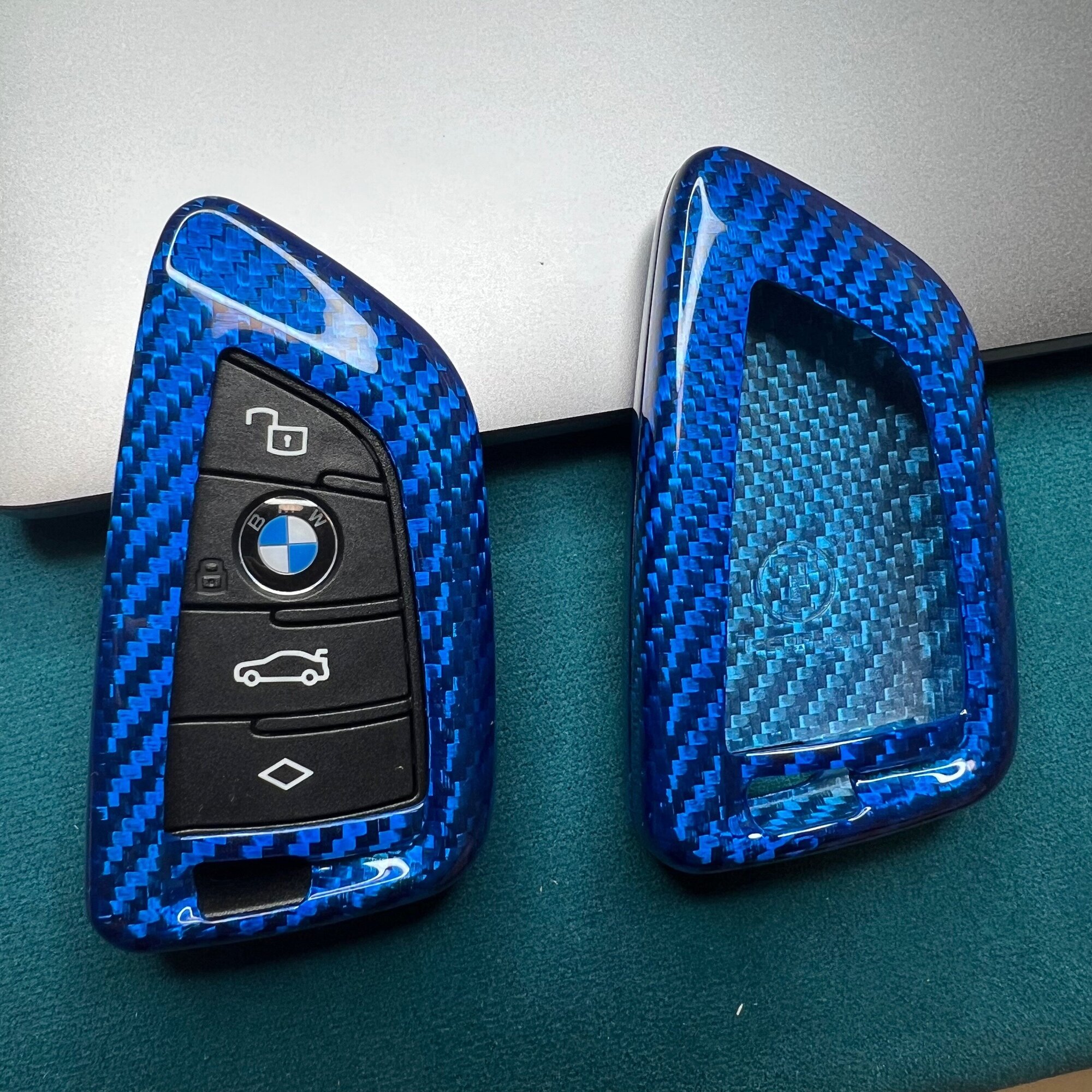 Чехол для ключа BMW G серии из карбона синий / Чехол на ключ БМВ G01 G02 G05 G06 G07 G20 G30 G11 G14 G15 G16 F15 F85 F16 F86