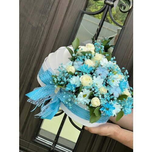 Букет цветов в коляске на выписку мальчика из роддома, букет цветов в люльке