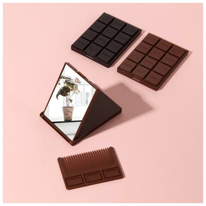 Queen fair Зеркало складное «Шоколадное чудо», с расчёской, 8,5 × 6 см, цвет микс