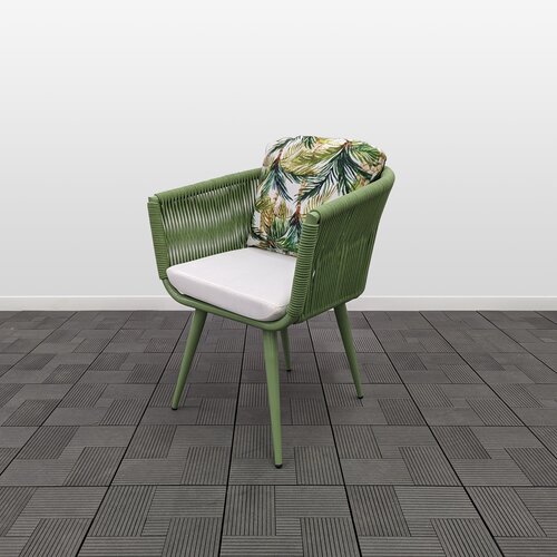 Плетеное садовое кресло